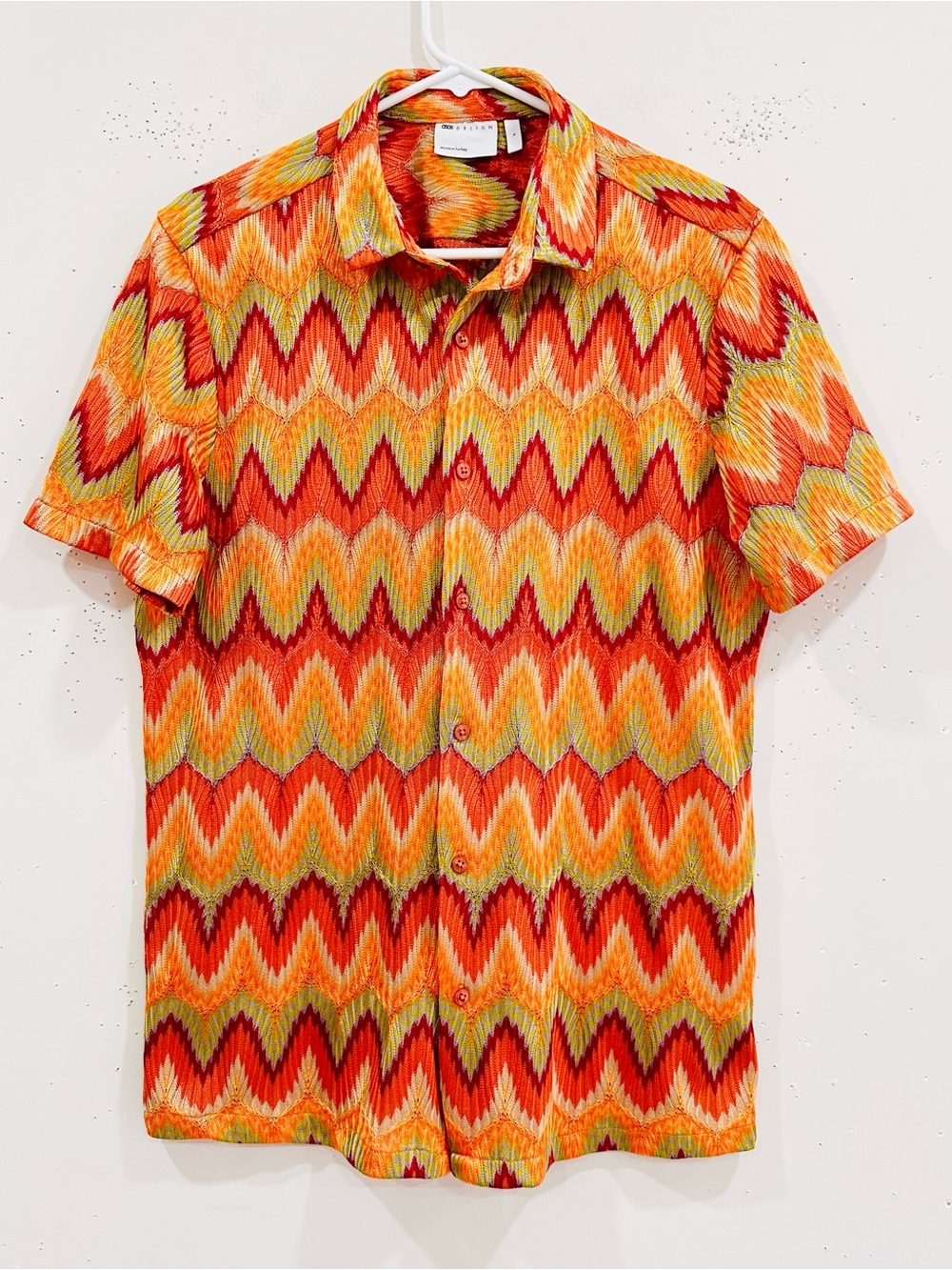 ASOS DESIGN Men's Knit Chevron ZigZag Short Sleeve Shirt Orange Multicolor L